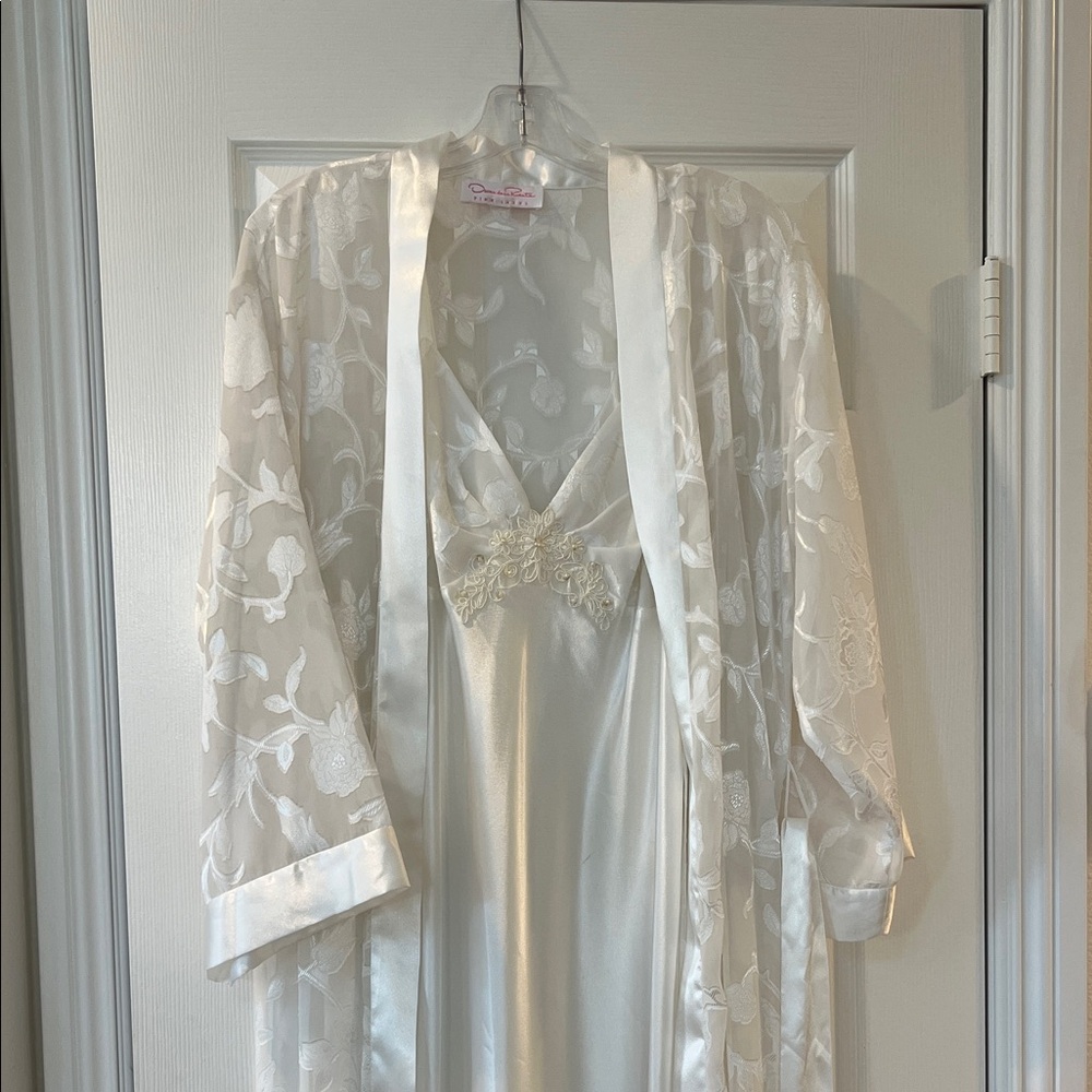 Oscar de la Renta Pink Label Ivory Sheer Floral Robe